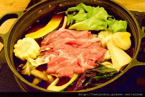 花花，甲飽沒【台北食記】夏部壽喜鍋 壽喜燒六種肉品吃到飽 附飲料甜點好吃推薦