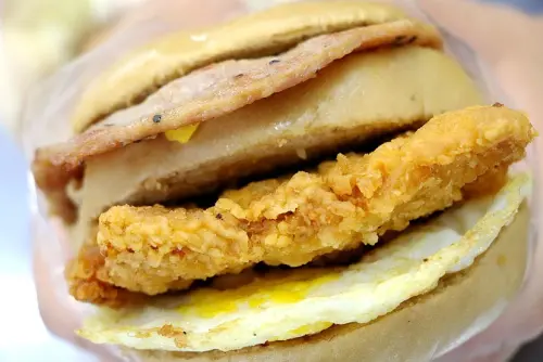 【羽諾食記】永俐香豆漿♥香 純 濃古早式的好味道♥中和早餐&豆漿燒餅油條&手工湯包