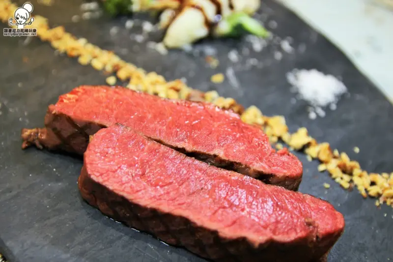 吃-鼓山。HAPPY 爵士屋品味食材原始鮮甜，少油少鹽快樂吃