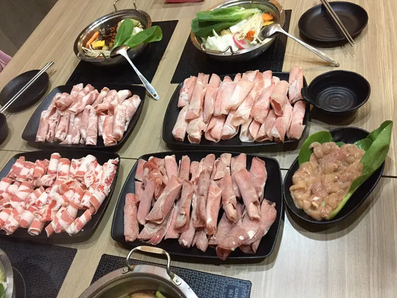 【平價美食】台中青海路火鍋吃到飽，聚餐好所在