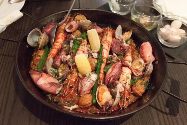 和POPINA無關的閒聊五四三，倒是店家的海鮮飯還真不錯