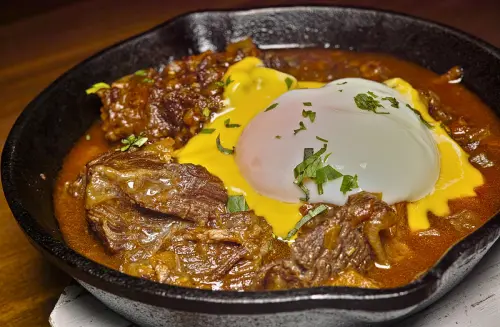 台北 忠孝敦化站 雨中的Borracho & wok 酒鬼與鐵鍋