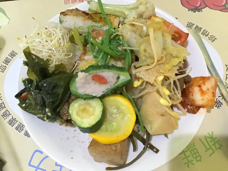 彰化美食[淘米樂蔬食園地]自助式餐飲.選擇多樣化.清新爽口