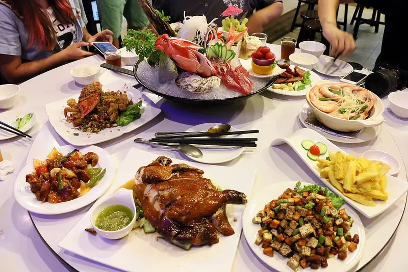 台北。信義～花蓮直送黃金蜆超補的拉。萬里三點蟹。百元熱炒店。大灣碼頭熱炒生猛海鮮(松隆店)(捷運市政府站)