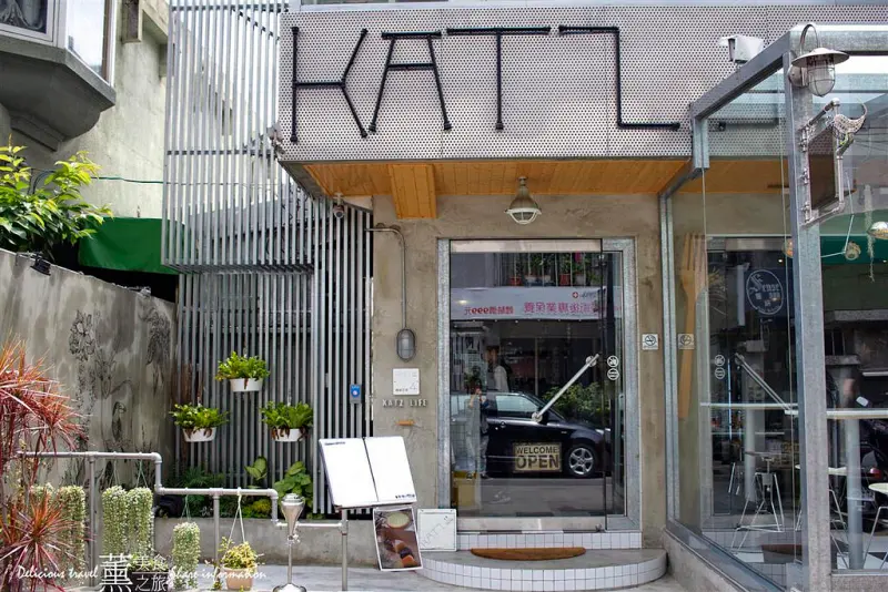 「台中-西區」KATZ Fusion Restaurant 卡司複合式餐廳-韓式時尚料理，隱藏在巷子的排隊名店，愛吃韓國料理的人不能錯過