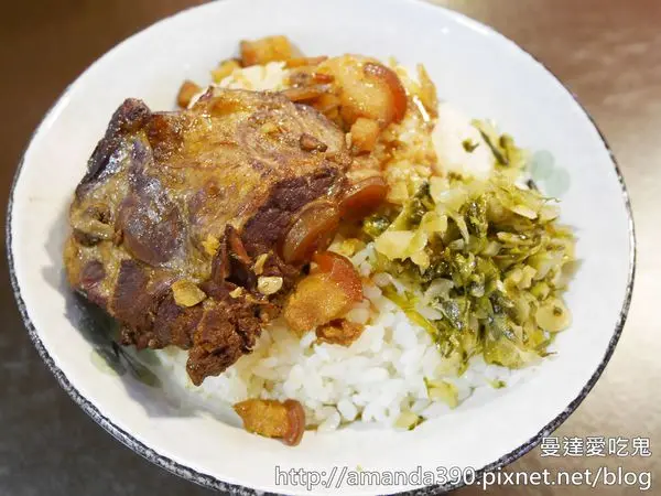 【台南食記】東區 禾記嫩骨飯(崇德店) ● 鹹鹹香香透亮軟骨大口嗑超過癮！❤❤