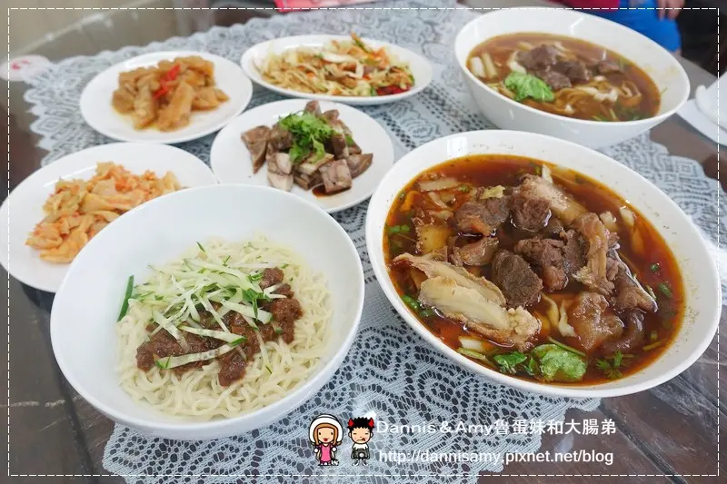♥宜蘭羅東牛肉麵♥▋傳家飽牛肉麵館 大推小朋友會搶食的招牌五香豆干和料多到爆炸的三寶牛肉麵▋羅東成功國小對面 羅東夜市附近美食