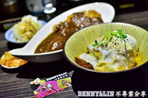 [高雄美食]鄰近漢神百貨高CP值日式家庭創意料理，超厚切豬排黑咖哩好推薦!! -- 咕嚕咕嚕家うちりょうり-漢神成功總店(高雄美食推薦、高雄日式料理、高雄咖哩專賣、高雄日式創意料理)