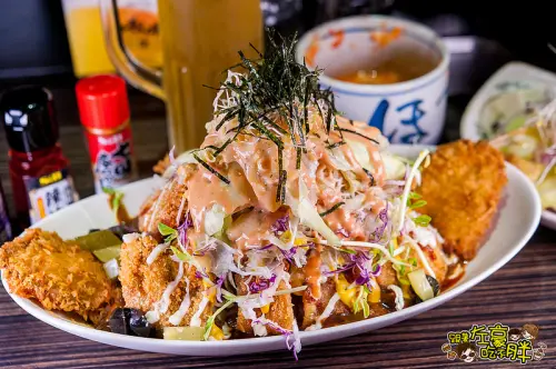 [食記] 高雄。超澎湃❤大份量❤咖哩香❤海陸空小山咖哩「咕嚕咕嚕家うちりょうり」家庭創意料理