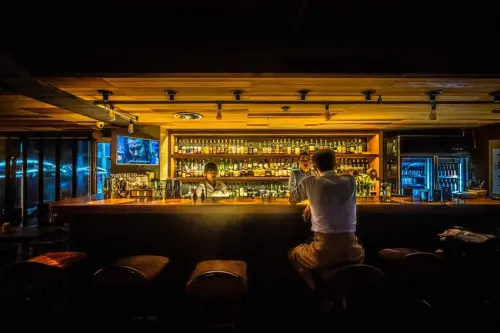 【2019高雄酒吧地圖】Inn Bistro 城市夜裡的燈塔