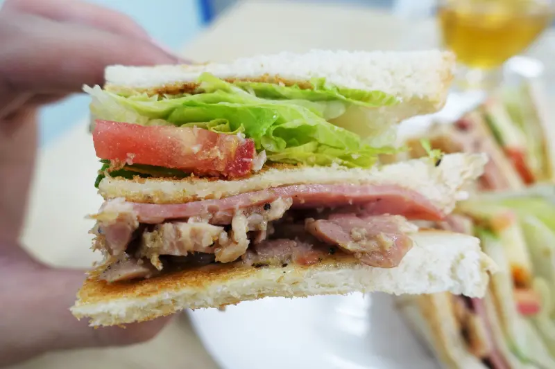 『新北│捷運新莊站│新莊體育館│公園路』愛琴海-早午餐新菜單，鬆餅、三明治、咖啡、冰品，不限時可久坐，冰品專賣搖身一變為下午茶咖啡廳