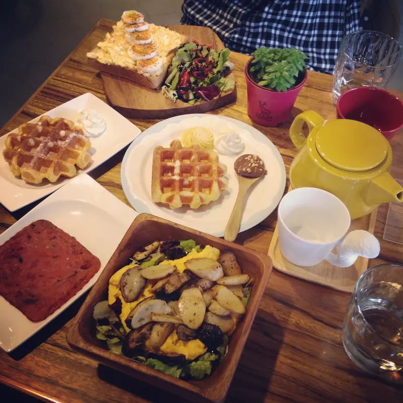 **台北大安區仁愛路**DEARS WAFFLE&CAFE 美味早午餐brunch輕食下午茶鬆餅 適合姊妹聊天 休假充電站**