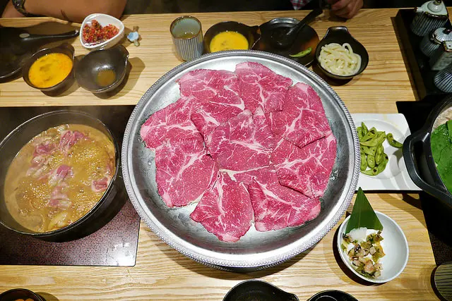 【台北捷運美食】【中山站美食】どん亭Don tei - 高檔牛肉壽喜燒涮涮鍋吃到飽