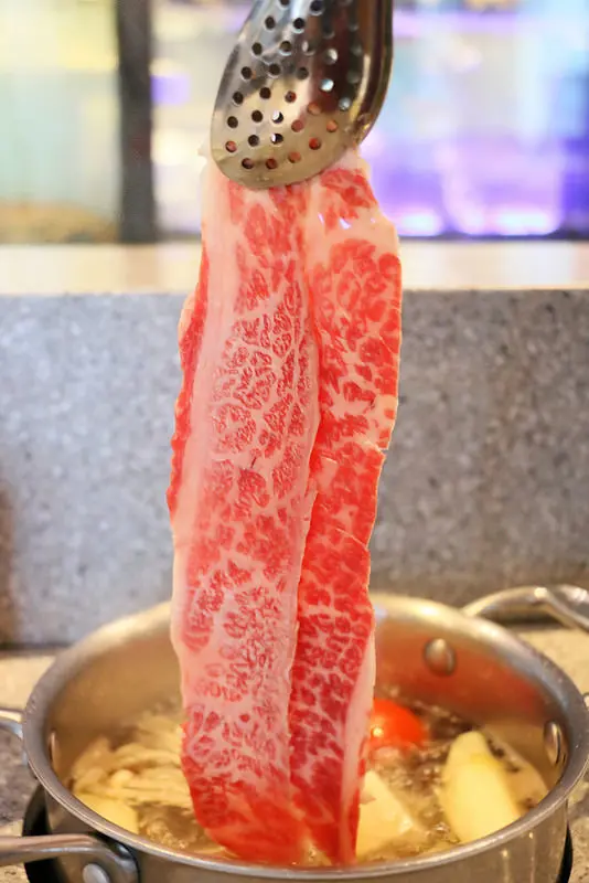 台北。信義～永康街美食。有機食材。產地直送。商業午餐。頂級澳洲和牛牛小排～齊民市集-東門店（捷運東門站）