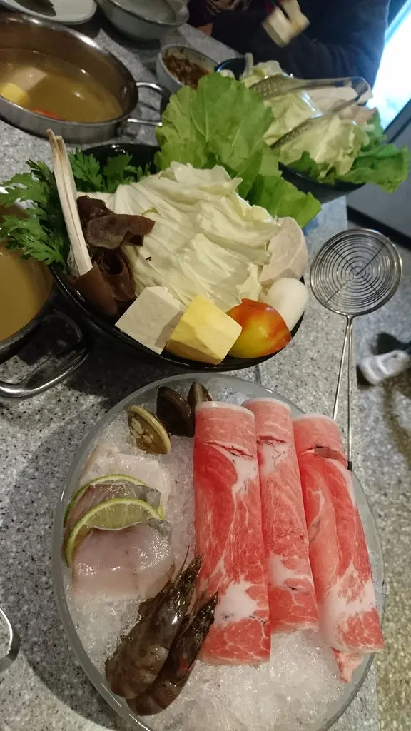 (胖樺食記)捷運東門站推薦商業午餐「齊民市集有機鍋物(永豐餘生技)」/永康街美食餐廳/秘製醬汁沙茶醬/海陸雙拼/冬天必吃鍋物