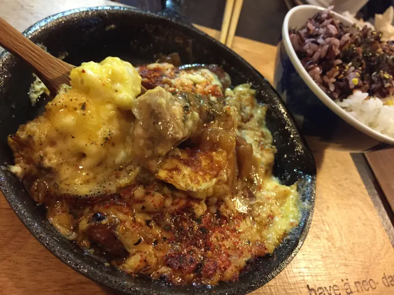 在咖啡店吃的到Q彈米粒起司親子丼-妳有咖啡neo cafe              