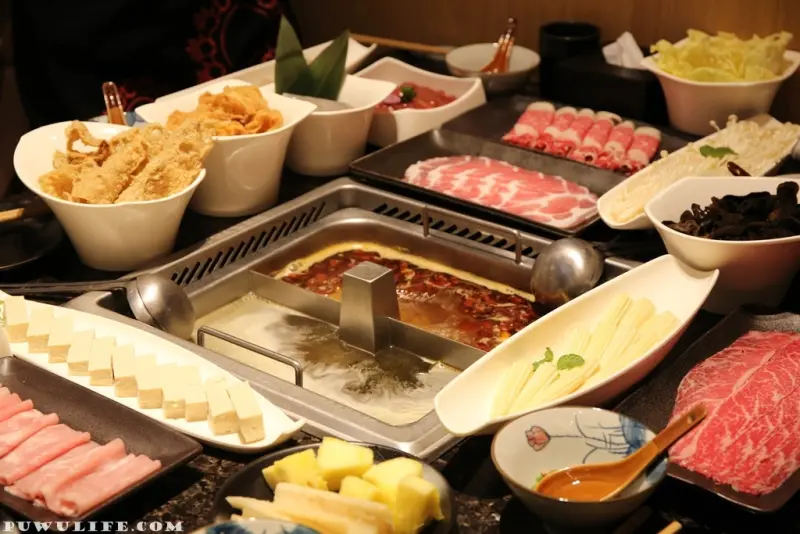 【海底撈火鍋】信義區。ATT 4 FUN台灣1號店！誠意十足的麻辣火鍋x精采川劇變臉x不限時無低消（市政府站／世貿101站）