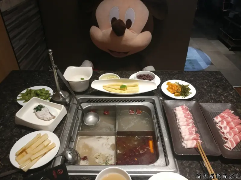 台北●麻辣火鍋 【海底撈 信義店】星級會員 專屬限定 餐餐都折888 看來又要爆滿了