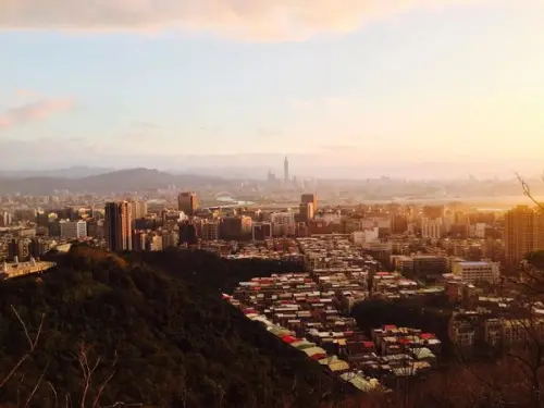 *台北景點*內湖金面山親山步道，將台北盆地盡收眼底。