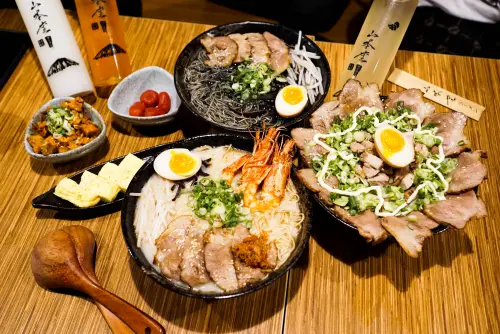 山本堂拉麵新菜單焱拉麵，雙倍份量、湯頭大滿足！！高雄美術館美食推薦