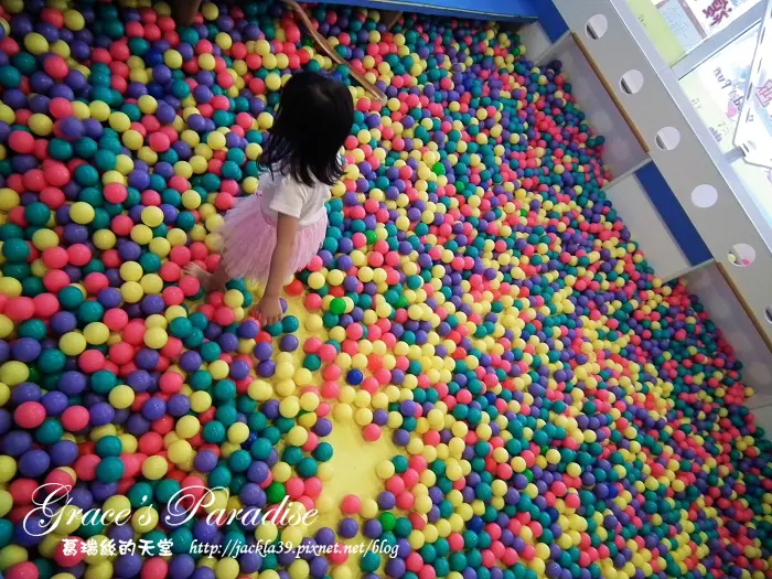 【台中 龍井】饗樂趣複合式餐廳Food n Fun，適合包場聚會、辦活動，讓孩子玩樂不停的優質親子餐廳！