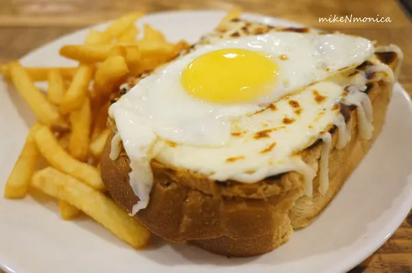 [食記]桃園中壢 Table 2 Coffee Roaster新開幕 蘇芙蕾鬆餅可以試試看 Pluto姊妹店