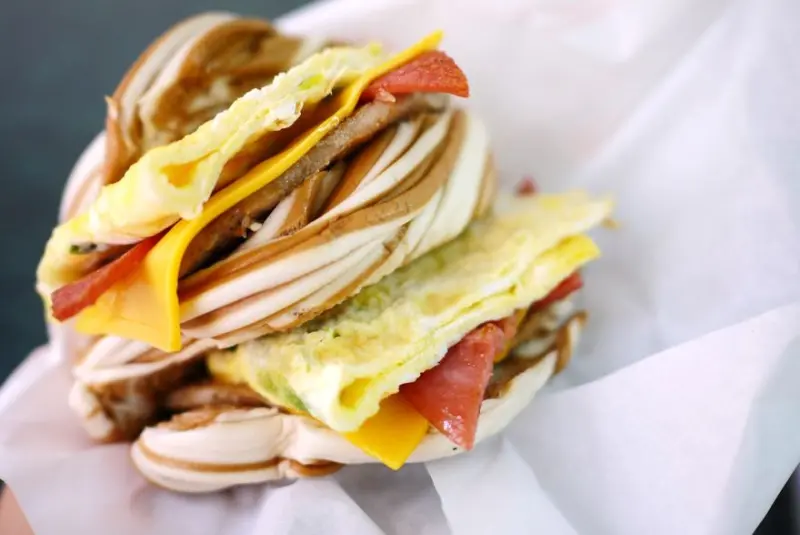 【新北】板橋 太和豆漿 超澎拜無敵海景饅頭蛋‧台式漢堡‧蛋餅‧人氣早餐35年老店♥♥♥