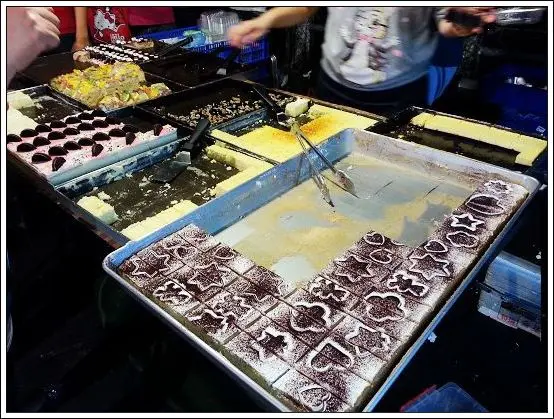 【東區】旱溪夜市→馬莉娜蛋糕（俄式手工廚房） 俄羅斯媽媽蛋糕