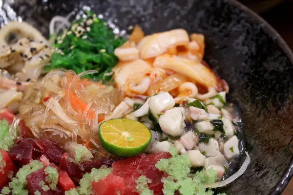 讓你體驗不一樣的原味海產粥 生魚片丼飯~        
      