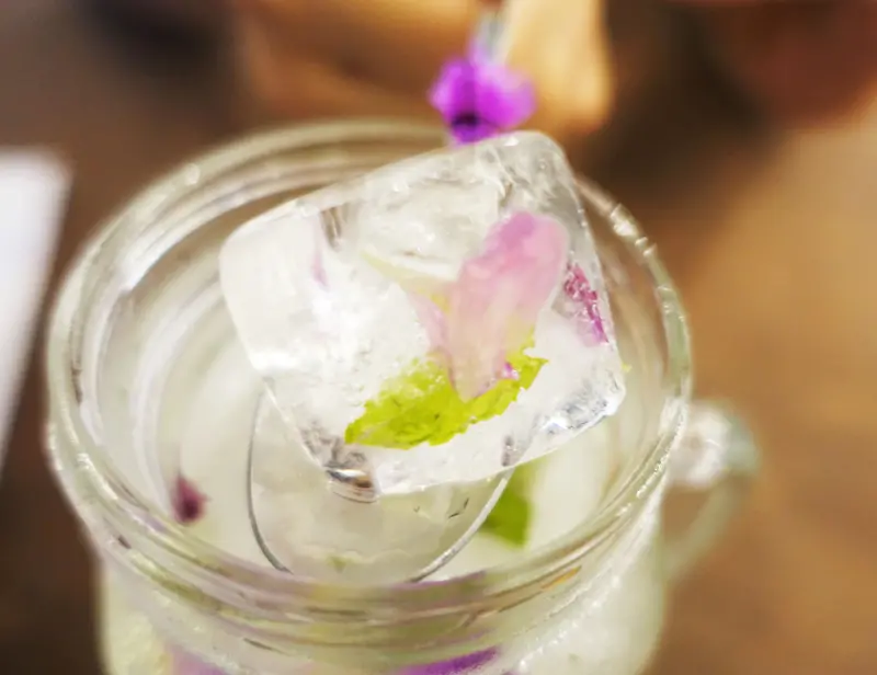 『捷運南京復興站』旬印Anemos Cafe-不限時可久坐有WIFI與插頭、獨家花瓣冰塊與氣泡飲、咖啡與輕食、正宗提拉米蘇、藝文空間、文創工作室、喝杯咖啡享受優閒時光