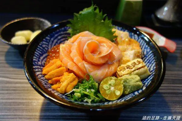 [食記] 台北晴光商圈 - 肥貓漁夫 (二訪) ~ 來一碗每日新鮮產地直送的海鮮丼吧!
