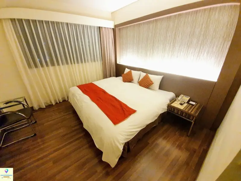 [住]花蓮 舒適的住宿環境 價格實惠 頂樓還有夜景可供觀看 麗軒國際飯店