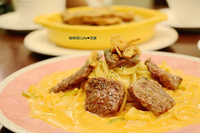 【羽諾食記】咖啡因cafe ing咖啡館♥美味義大利麵&燉飯&下午茶&早午餐♥捷運板橋站&大遠百美食