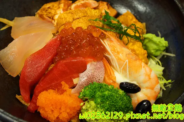 【台南-安南區】平價x日式料理...海膽.生魚片蓋飯/毛毛蟲壽司/免費冰淇淋《瀧來食坊》