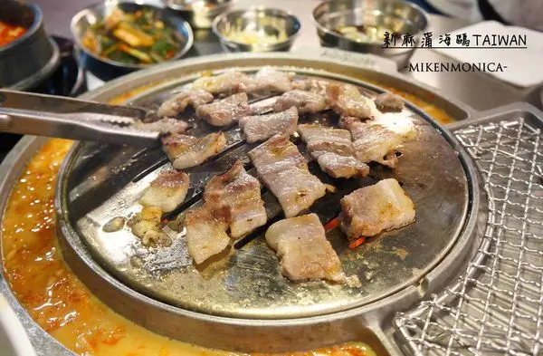 [食記]台北 韓國來的新麻蒲海鷗台灣1號店 泡菜爐邊蛋好嫩 海鷗肉肉質Q彈可口推薦 國父紀念館站 新開幕燒肉