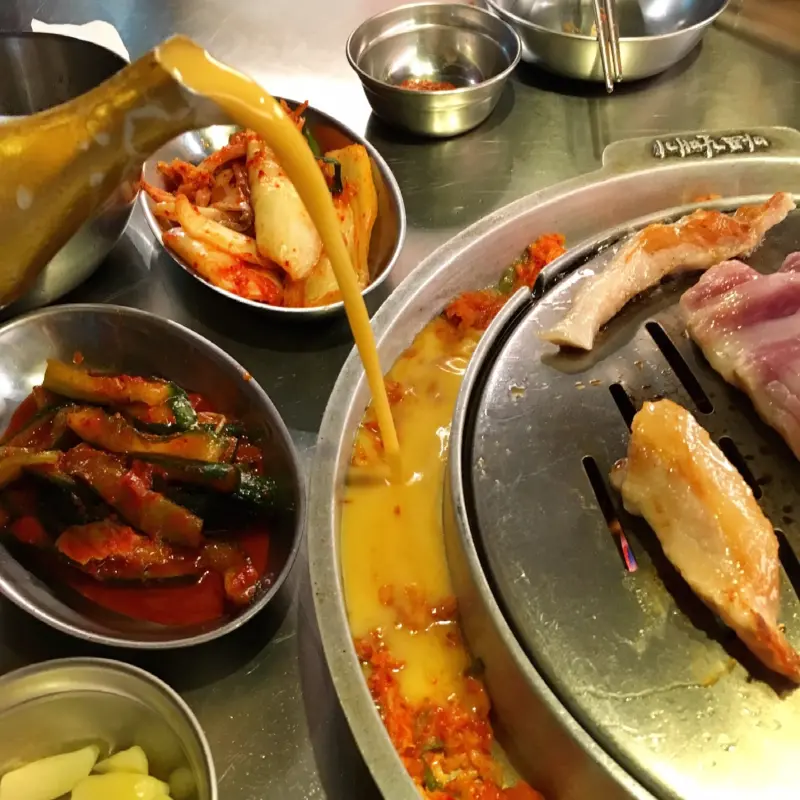 【台北食記】大安區 新麻蒲海鷗臺灣1號店마포갈매기●大口吃肉的同時還能享受泡菜爐邊蛋●正宗韓式燒肉