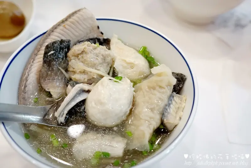 【高雄-左營區】北海魚丸：古早味肉燥飯及料多實在的手作魚丸（至聖店）