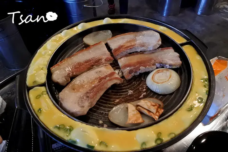 【台北美食。板南線。忠孝復興站】깡 KANG2❤韓國道地烤五花肉