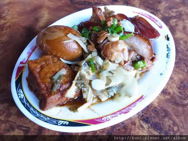 GRD3日誌---18092015 台灣原味滷肉腳：好吃的腿庫飯！