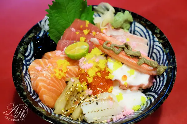 <新北。板橋>八八食堂-板橋日本料理推薦!大推平價海鮮丼-百元拉麵-食材新鮮豐富多樣-捷運板橋站美食