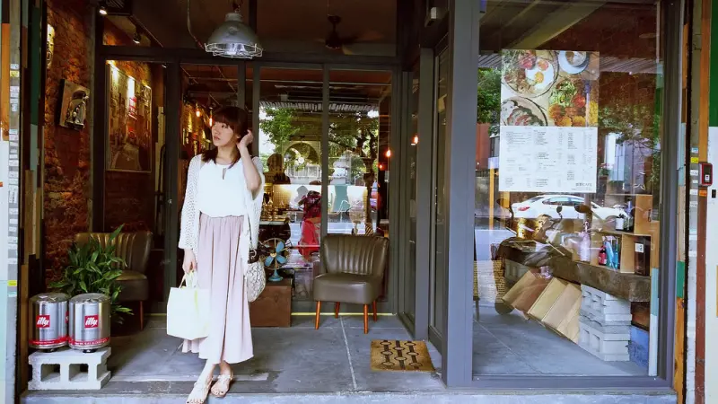 【吃貨日記】六張犁站  ▌NaiYe Cafe 奈野3店 悠閒舒服工業風咖啡店
