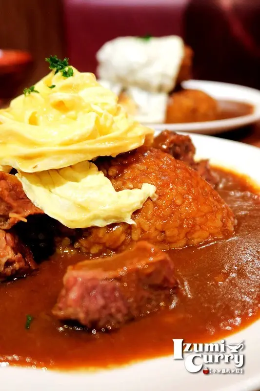 【捷運台北車站｜京站美食廣場】Izumi Curry~來自大阪の咖哩，漢堡排也太威了吧!!但最喜歡的還是♥天使滑蛋牛肉咖哩飯♥