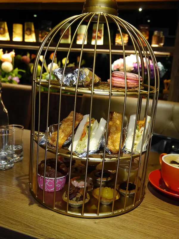 造型好利害的燄Move Deluxe鳥籠下午茶