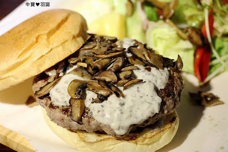 【羽諾食記】Gyuho Burger & Fries 牛宝和牛漢堡專賣店♥現點現做和牛漢堡不限時餐廳♥捷運忠孝新生站&光華美食