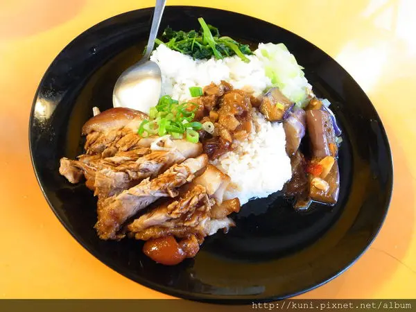 GRD3日誌---24092015 紅燒蹄膀：這就是巷弄小吃阿