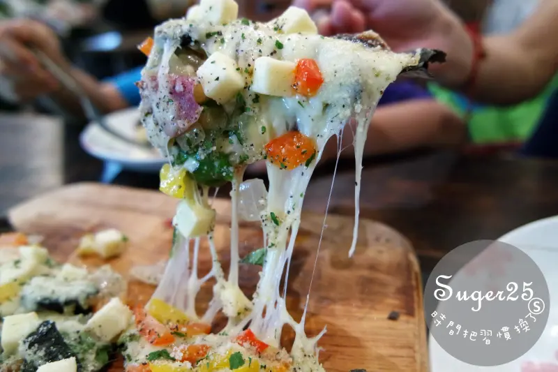 [美食]新鮮手工現做現烤~//大窯大擺義大利手工窯烤披薩//好吃Q彈的窯烤披薩兒!!!!!桃園總店