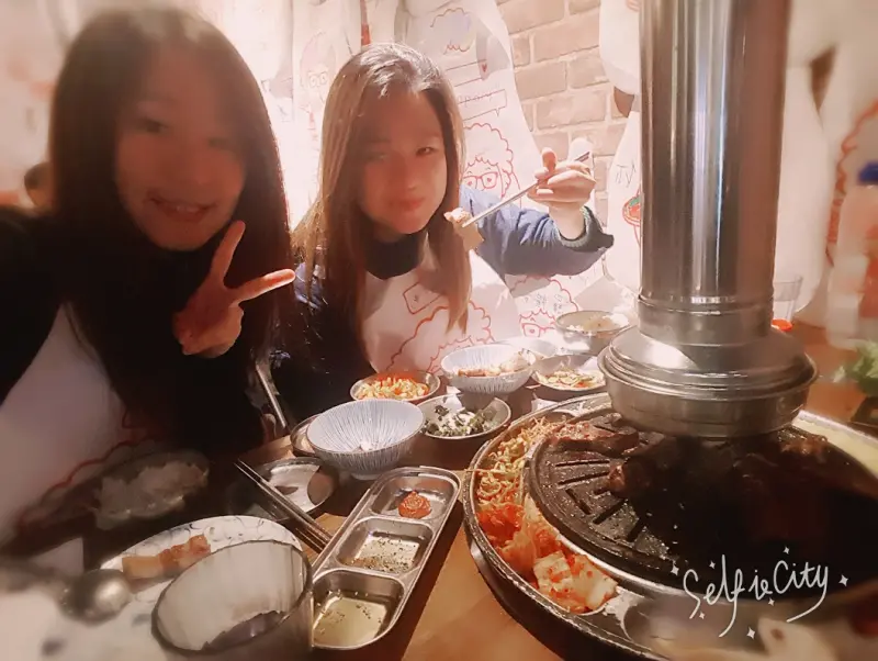 青菜呷呷。食尚小咪 ♥【推薦台北東區好吃燒肉。滋滋咕嚕쩝쩝꿀꺽韓式烤肉專門店藝人納豆開的店韓式烤肉餐廳護心肉好好吃必吃】