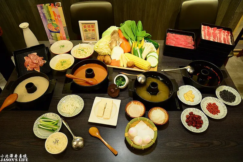 【台中│美食】享受壽喜燒個人鍋的樂趣，五種湯底任君選擇，大口吃肉吃到飽就對了。小北澤壽喜燒專門店(青海店)