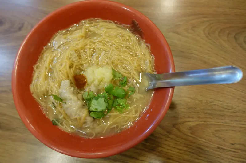 『台北│五分埔│捷運後山埤站』巷仔內麵線焿-巷弄美食、平價美味、清爽無負擔、手工麵線、配料手工製作、特調醬汁、真材實料、來碗飄香30餘年的的麵線吧