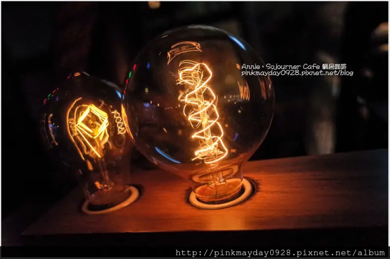 ✿高雄✿ 復古美式微工業風格 喜歡店內的裝潢設計感 但食物跟飲料真的是頗失望 ➜ Sojourner Cafe 蝸居咖啡